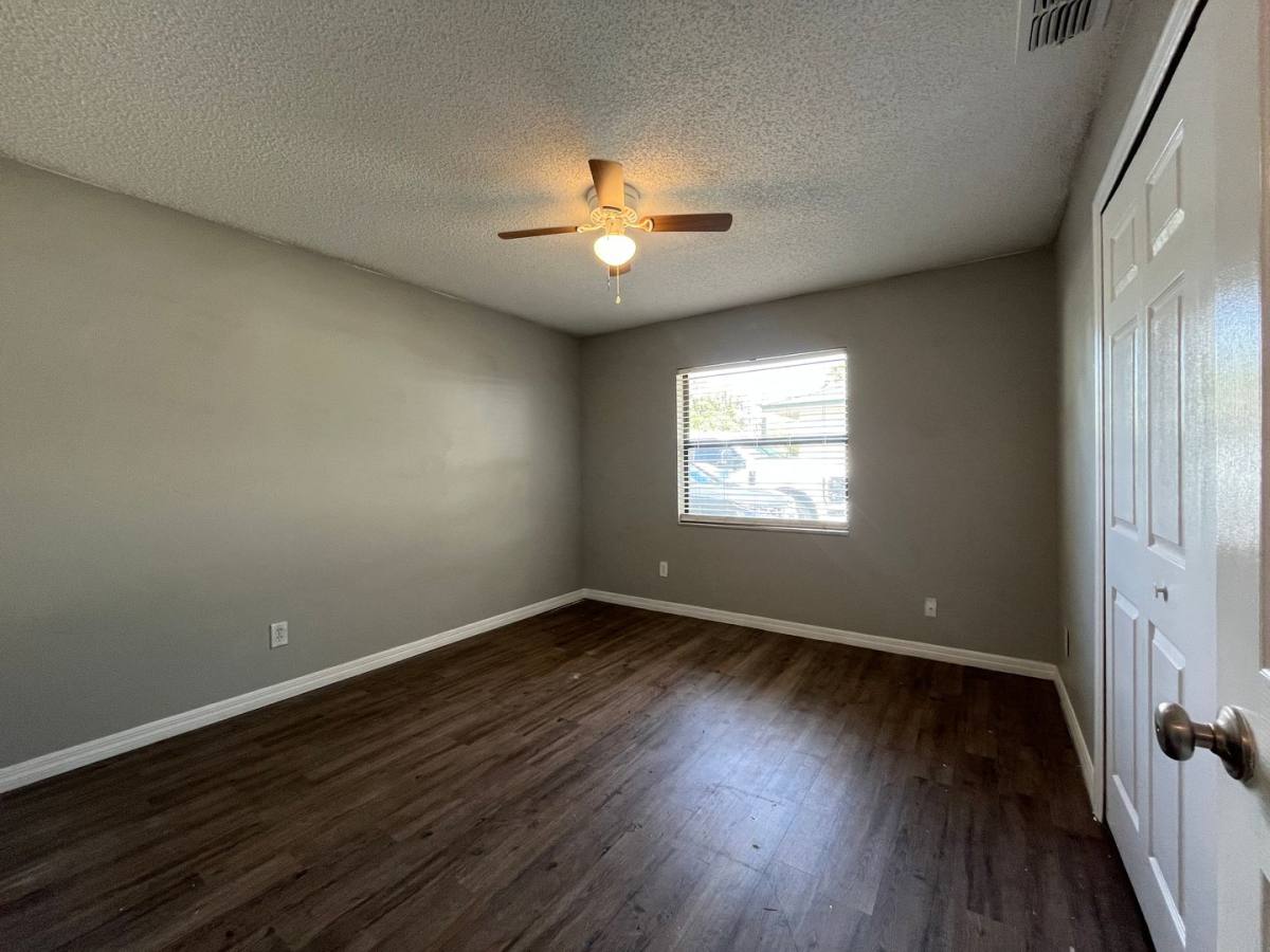 Apartment for rent at 910 S Center St, Eustis, FL 32726