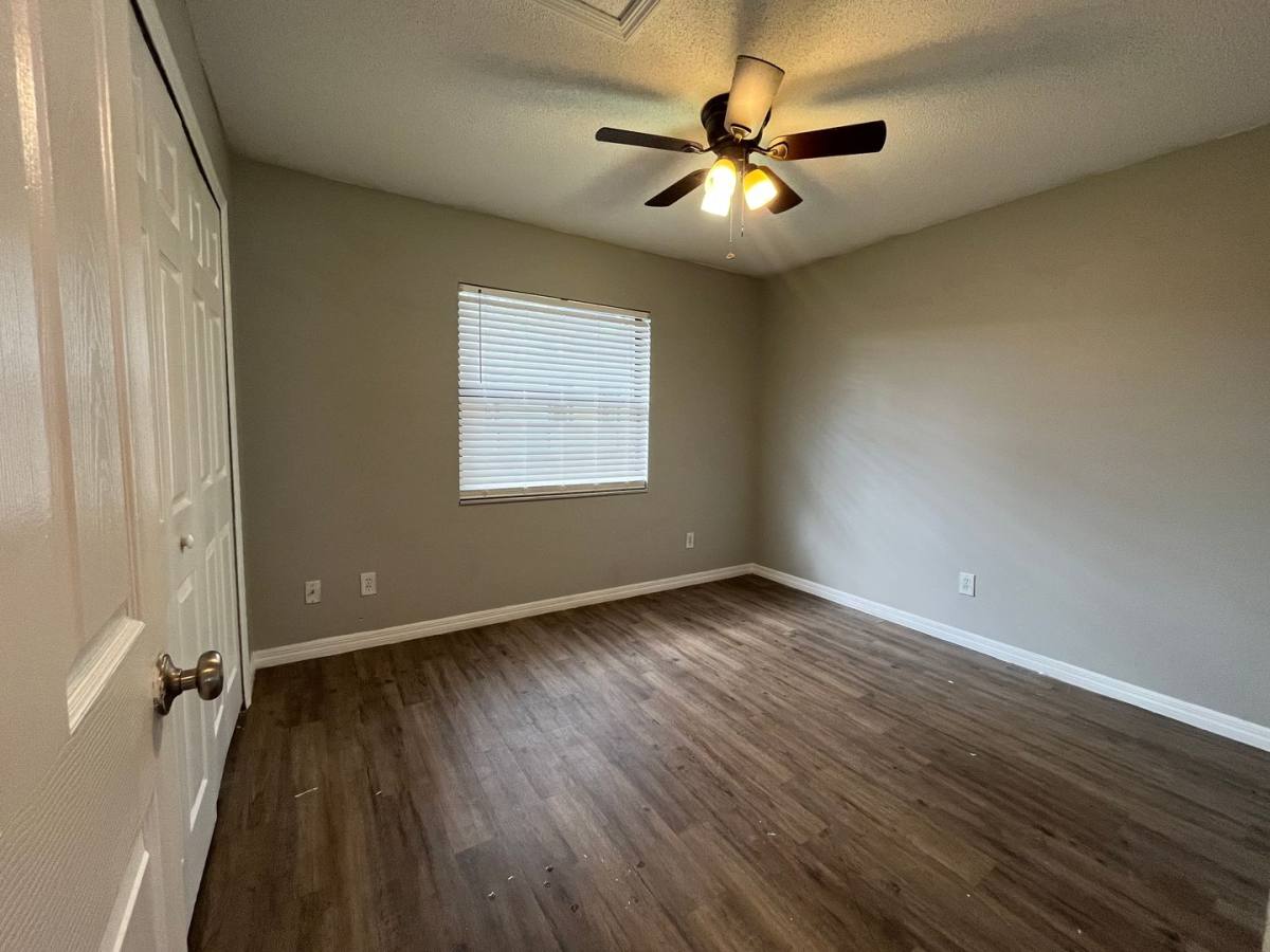 Apartment for rent at 910 S Center St, Eustis, FL 32726