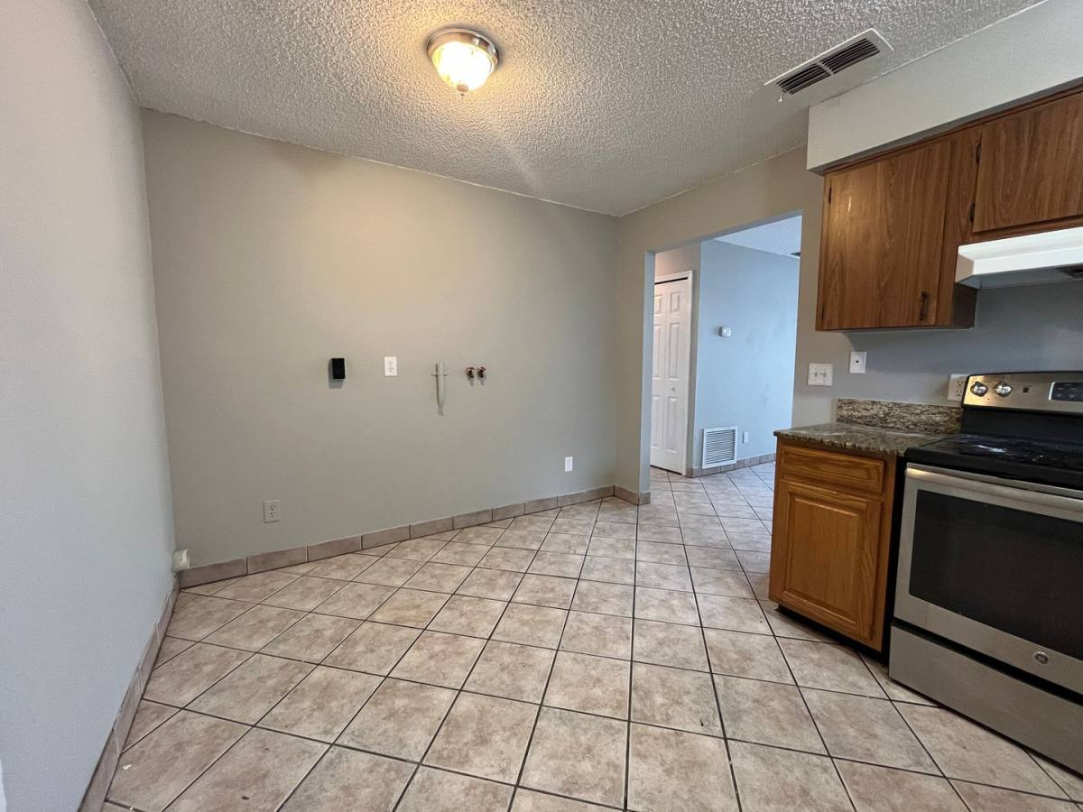 Apartment for rent at 910 S Center St, Eustis, FL 32726
