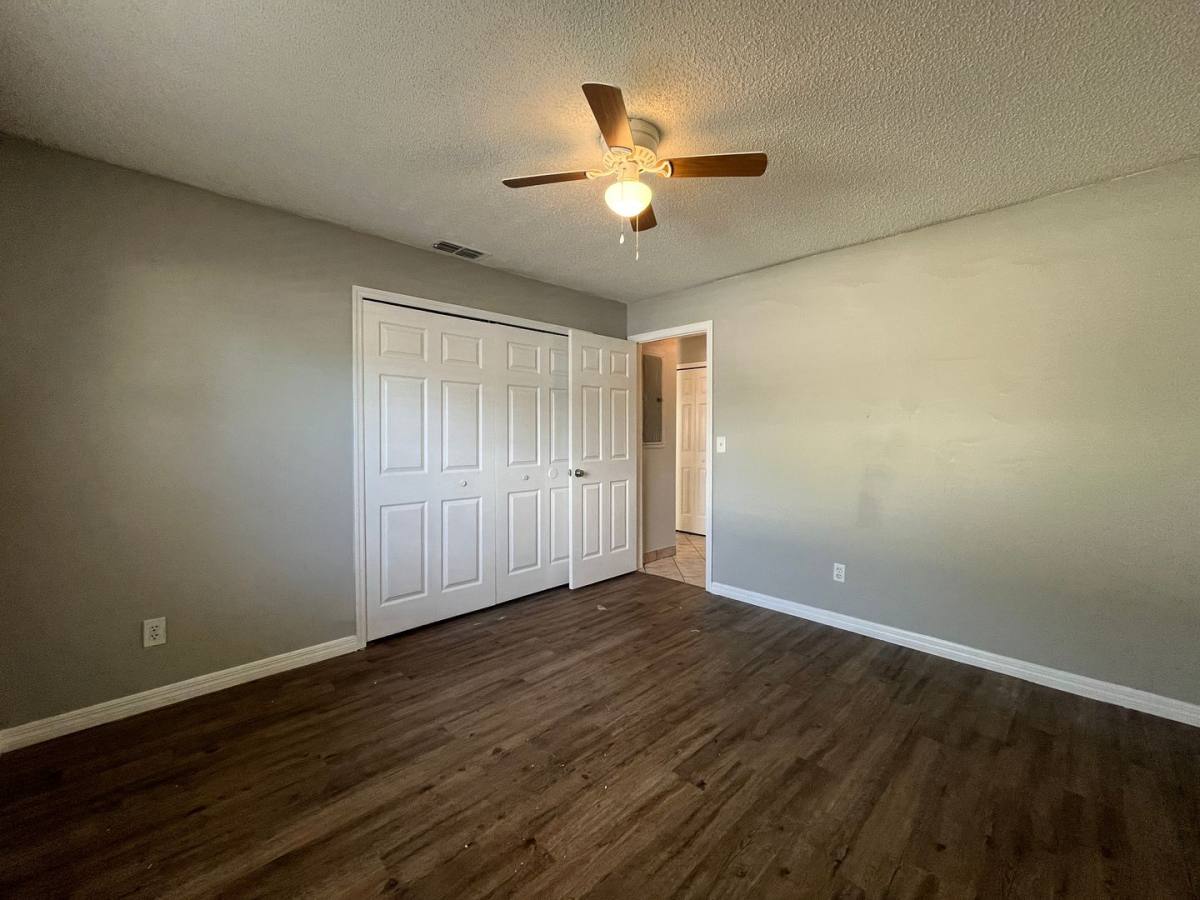 Apartment for rent at 910 S Center St, Eustis, FL 32726