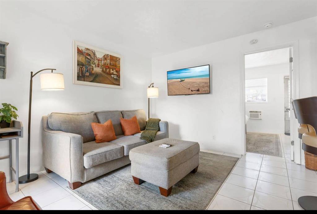 Apartment for rent at 820 NE 16th Ave #820-3, Fort Lauderdale, FL 33304