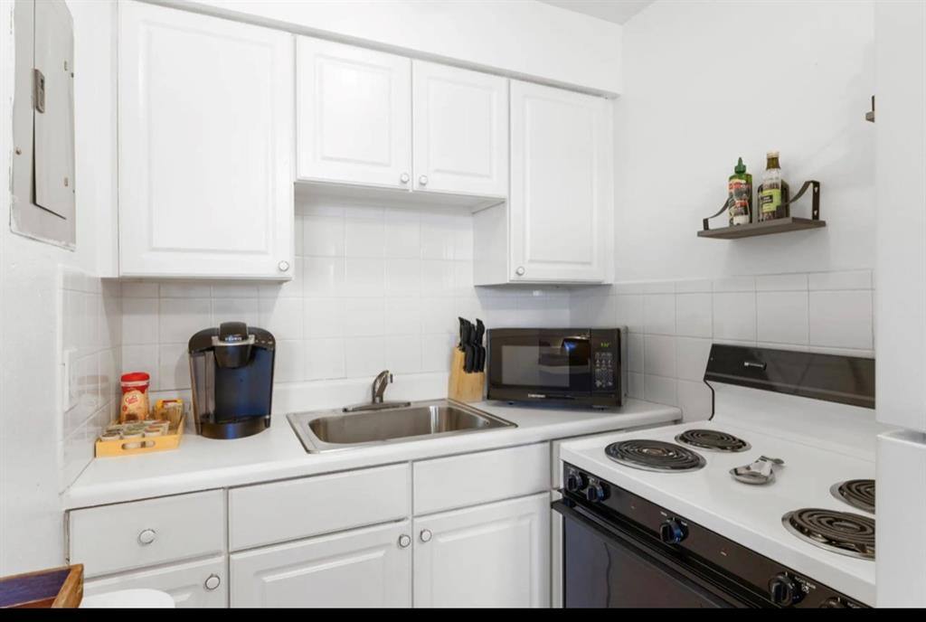 Apartment for rent at 820 NE 16th Ave #820-3, Fort Lauderdale, FL 33304