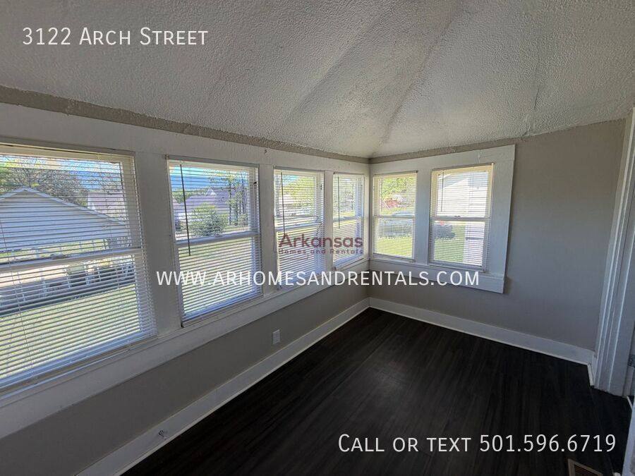 Apartment for rent at 3122 Arch St, Little Rock, AR 72206