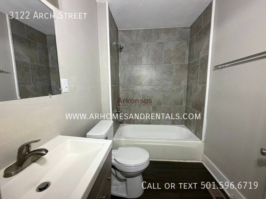 Apartment for rent at 3122 Arch St, Little Rock, AR 72206