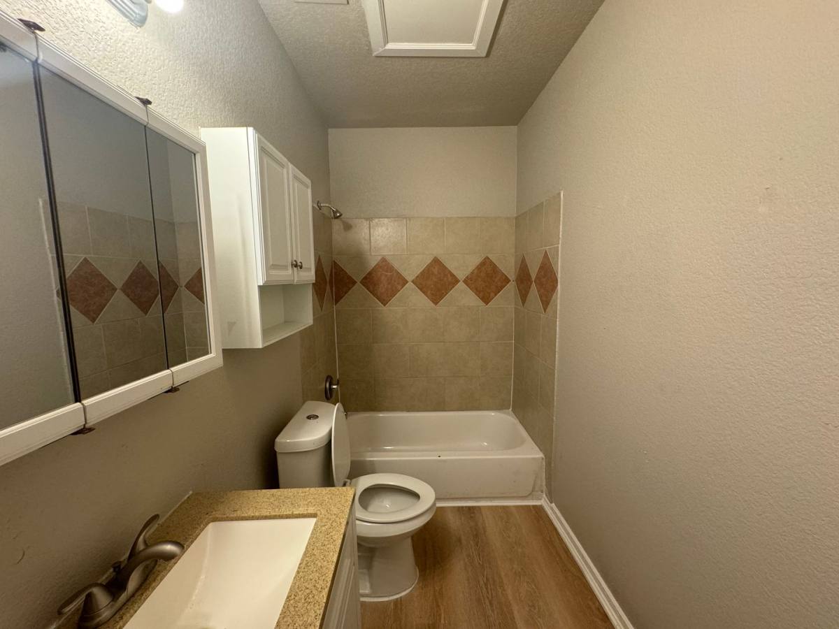 Apartment for rent at 3300 - 3302 Ave, Fort Worth, TX 76105