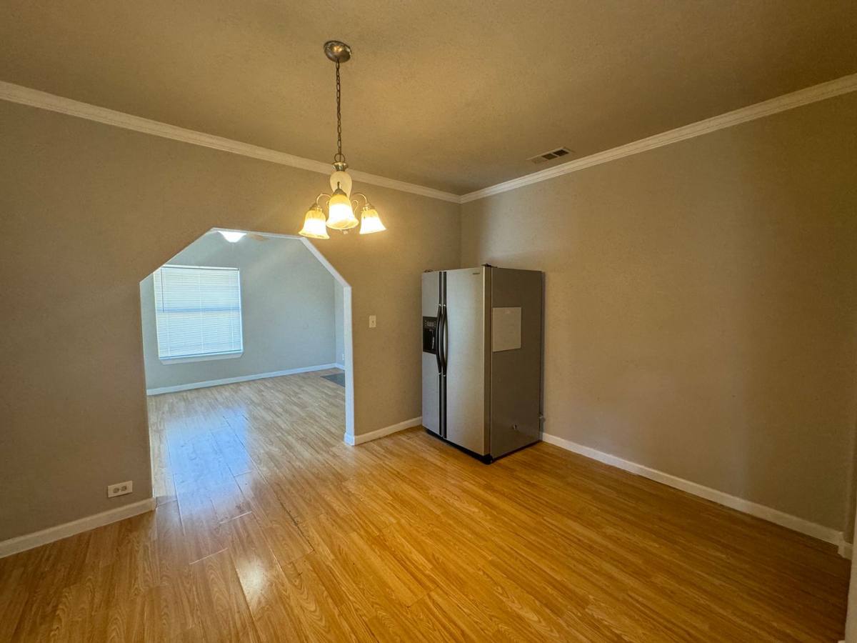 Apartment for rent at 3300 - 3302 Ave, Fort Worth, TX 76105