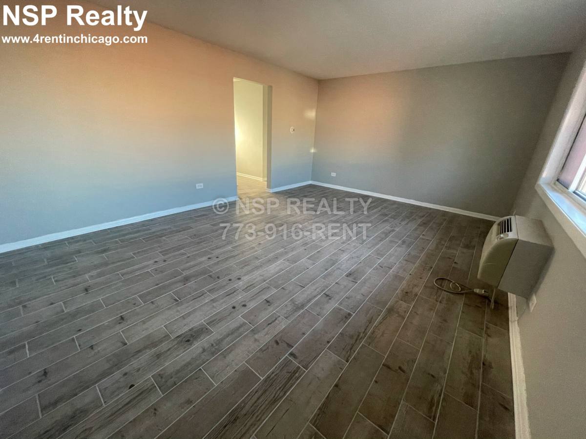 Apartment for rent at 1312 Carol St #A, Park Ridge, IL 60068