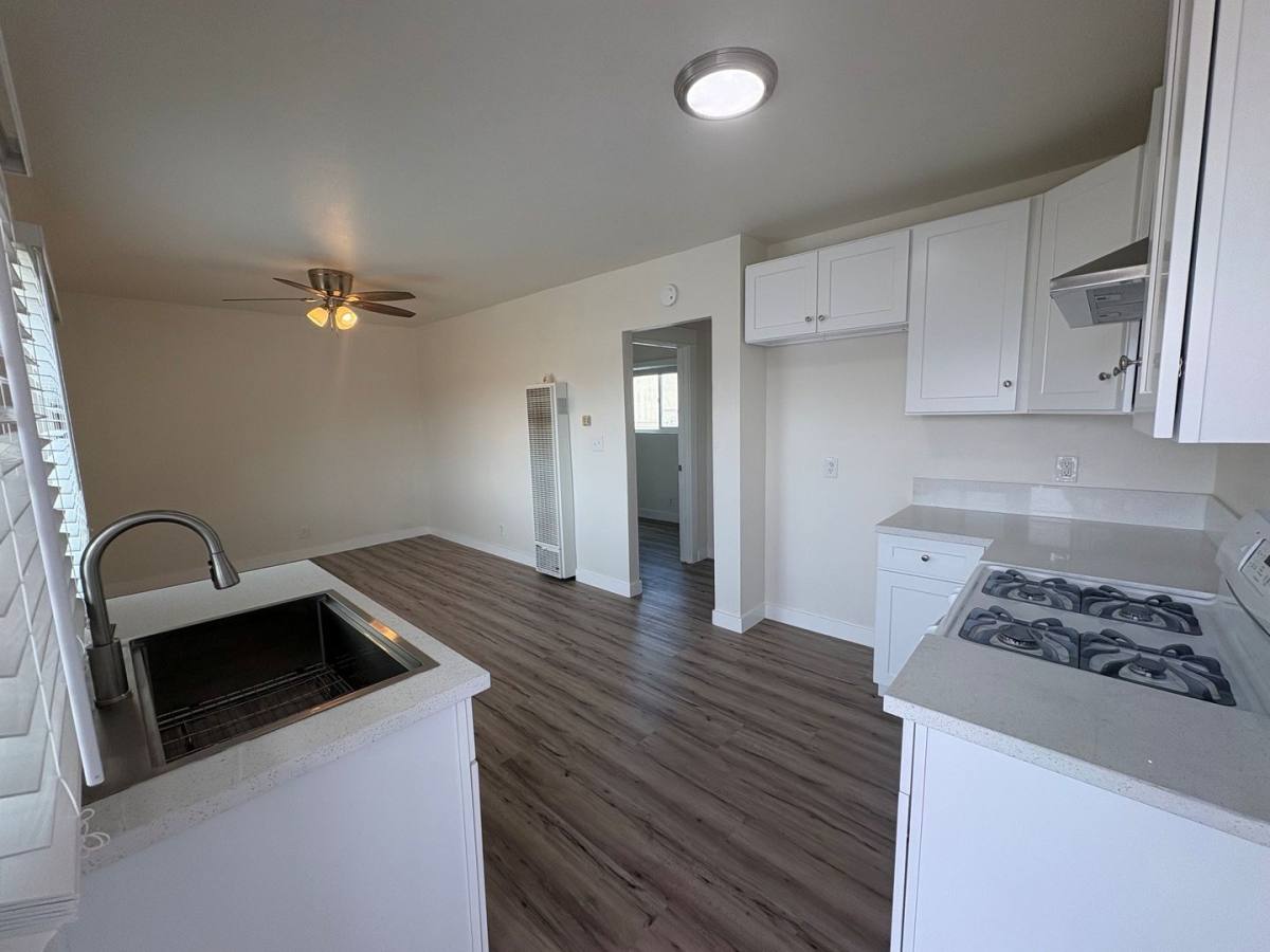 Apartment for rent at 1142 Hoffman, Long Beach, CA 90813