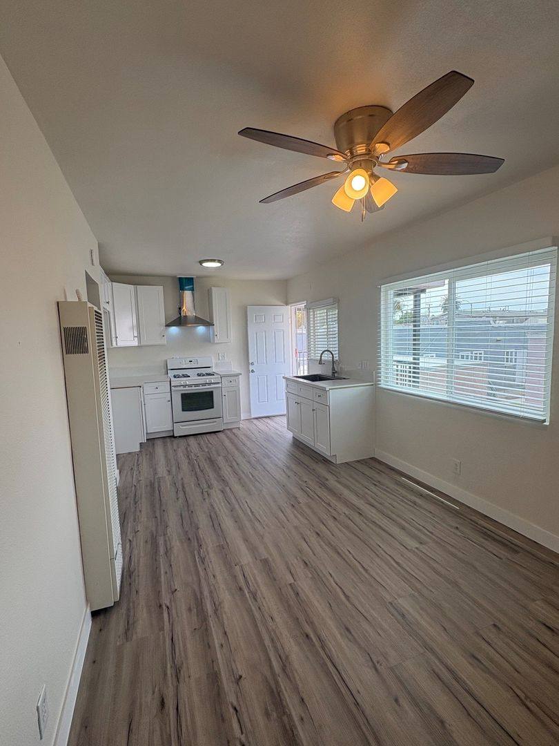 Apartment for rent at 1142 Hoffman, Long Beach, CA 90813