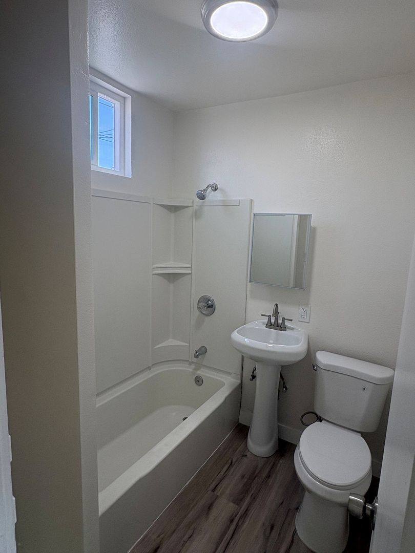 Apartment for rent at 1142 Hoffman, Long Beach, CA 90813