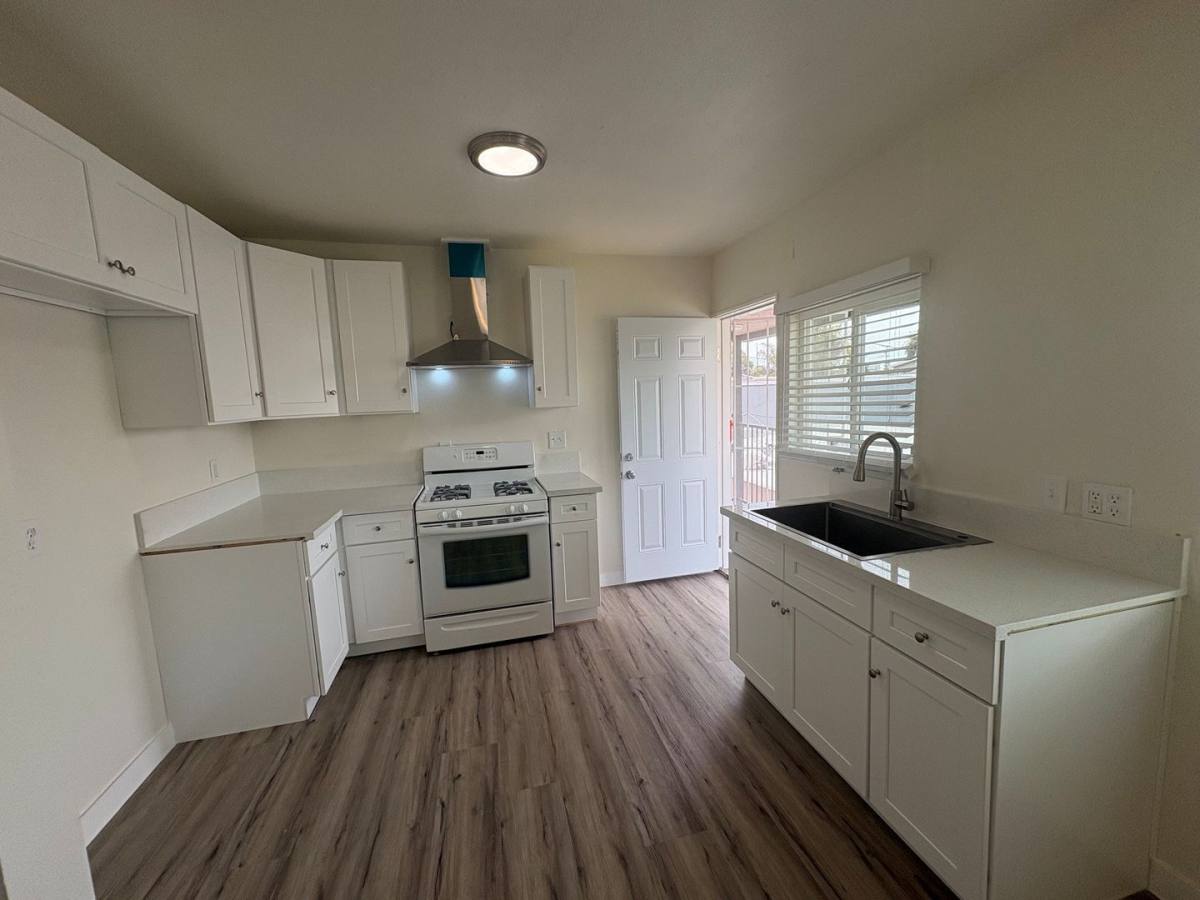Apartment for rent at 1142 Hoffman, Long Beach, CA 90813