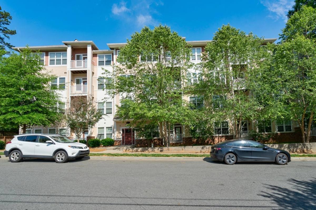 Apartment for rent at 523 Ridgeway Ave, Charlotte, NC 28204