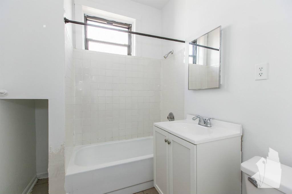 Apartment for rent at 819 W Waveland #S2, Chicago, IL 60613