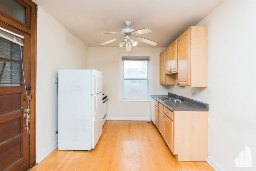 Apartment for rent at 4921 N Hermitage #1, Chicago, IL 60640