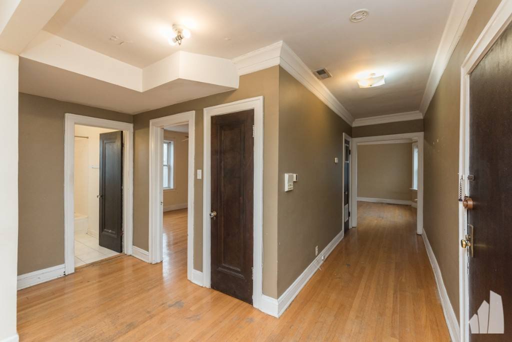 Apartment for rent at 4921 N Hermitage #1, Chicago, IL 60640