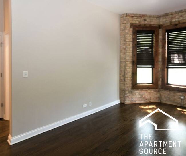 Apartment for rent at 1758 W Montrose Ave #1, Chicago, IL 60613
