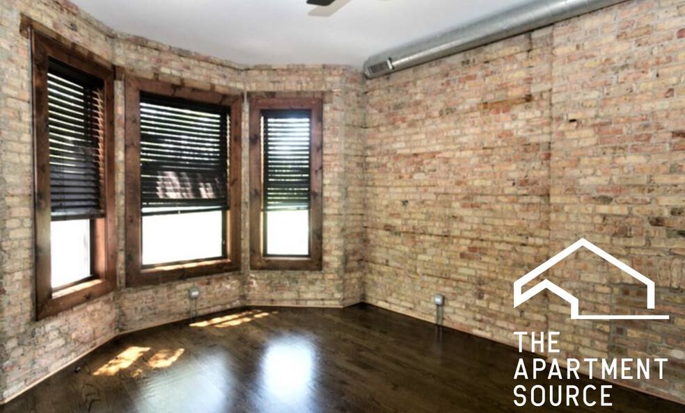 Apartment for rent at 1758 W Montrose Ave #1, Chicago, IL 60613