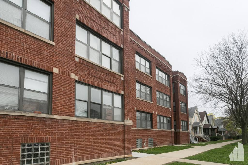 Apartment for rent at 3825 N Drake Ave #1, Chicago, IL 60618
