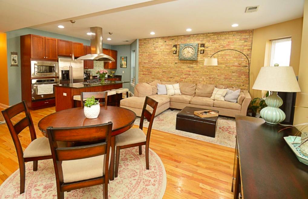 Condo for rent at 3740 N Wilton Ave #4, Chicago, IL 60613