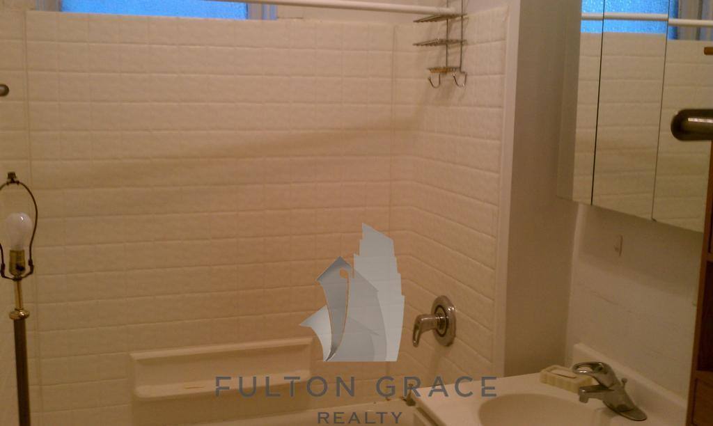 Apartment for rent at 5943 N Magnolia Ave #1, Chicago, IL 60660