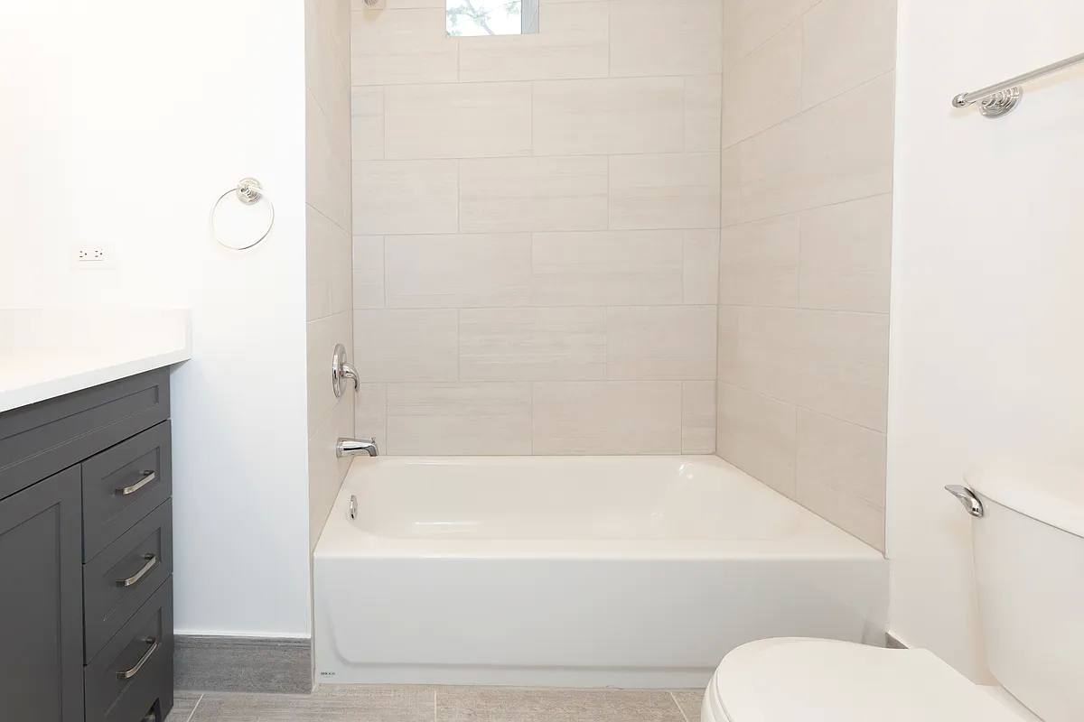Apartment for rent at 2924 W Logan Blvd #2W, Chicago, IL 60647