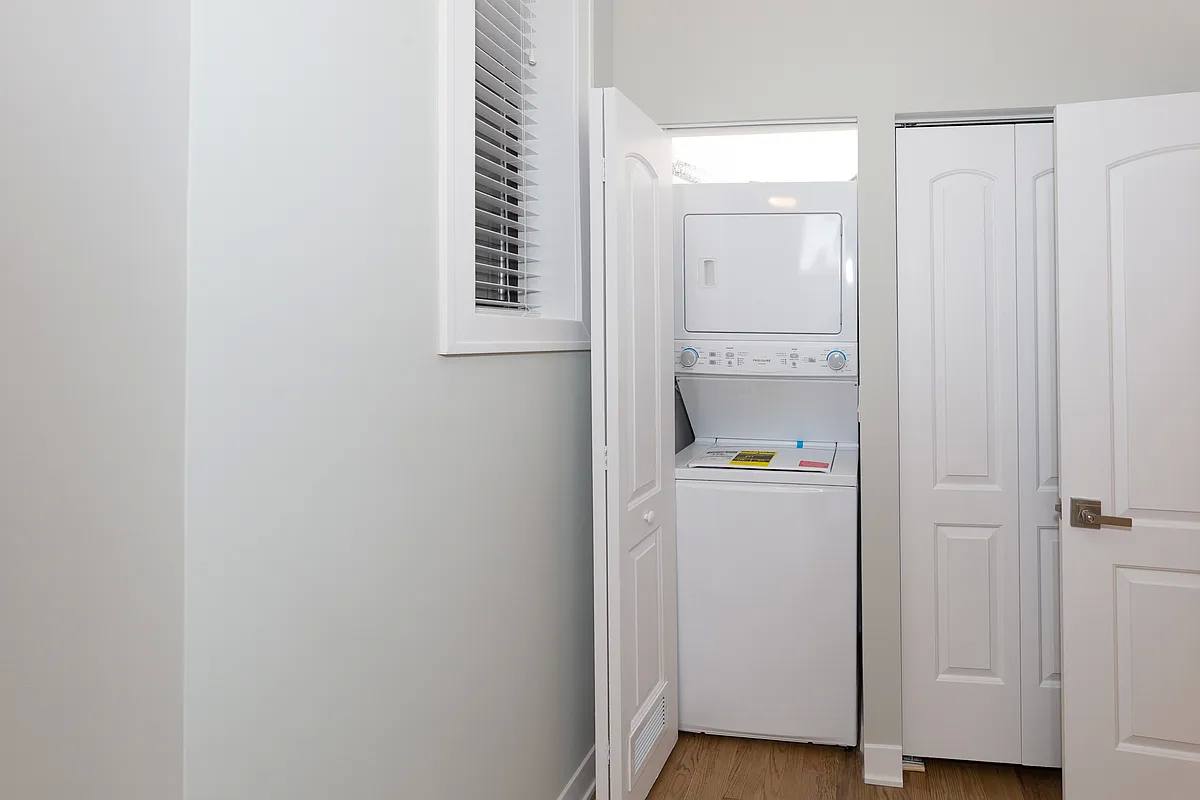 Apartment for rent at 2924 W Logan Blvd #2W, Chicago, IL 60647