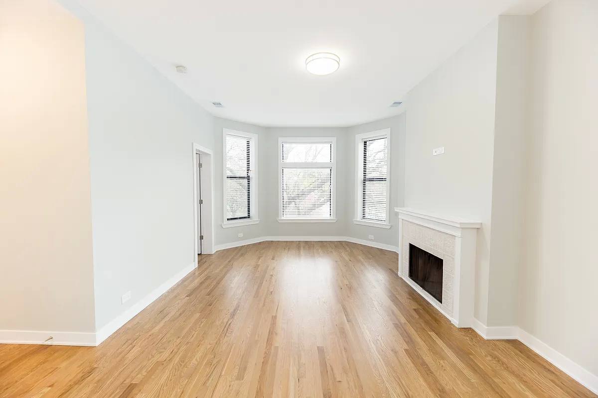 Apartment for rent at 2924 W Logan Blvd #2W, Chicago, IL 60647
