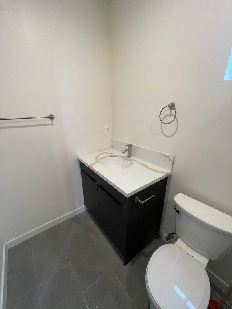 Apartment for rent at 1185 N Kenmore Ave, Los Angeles, CA 90029