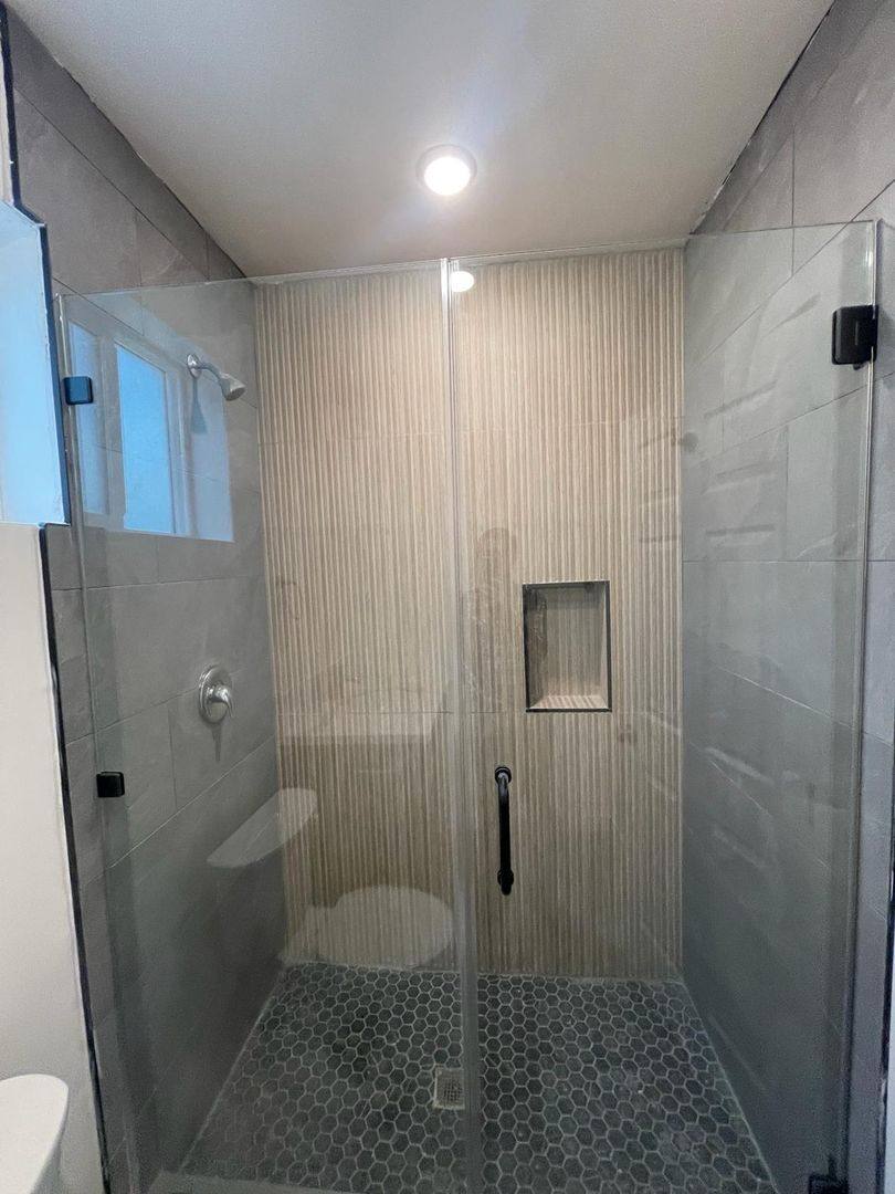 Apartment for rent at 1185 N Kenmore Ave, Los Angeles, CA 90029