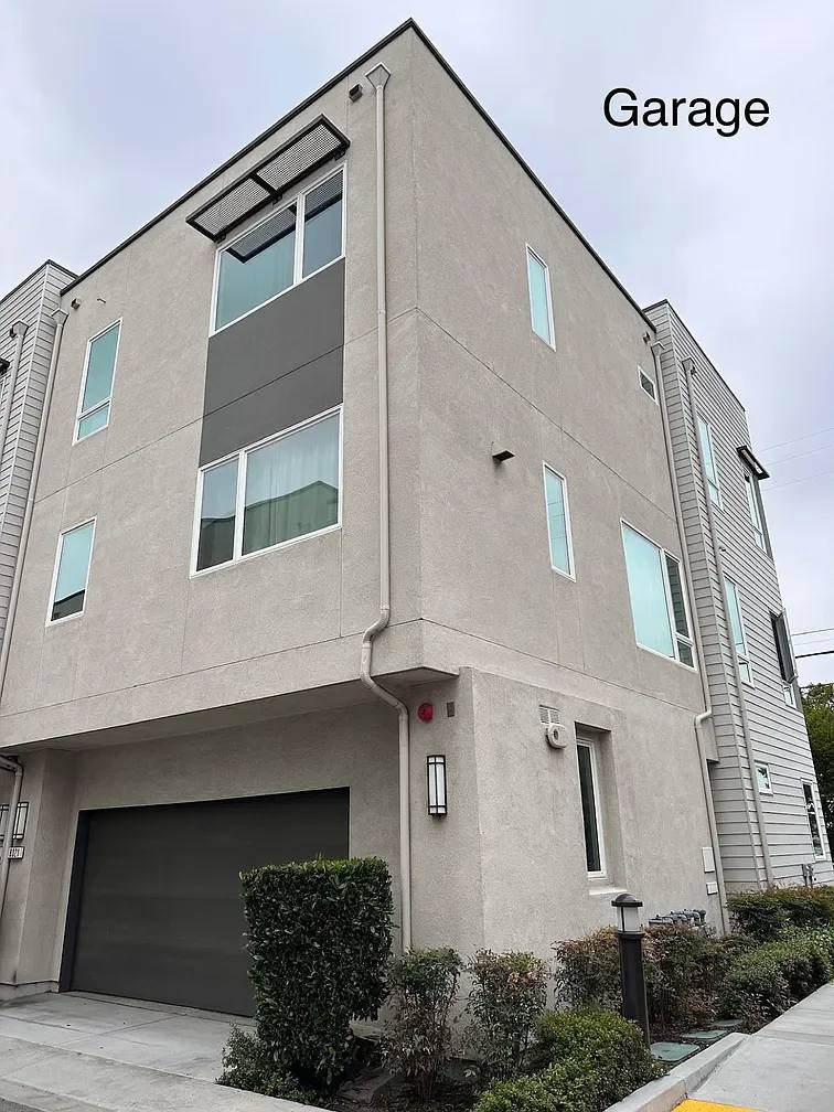 Townhouse for rent at 8021 Fifth St, Downey, CA 90241