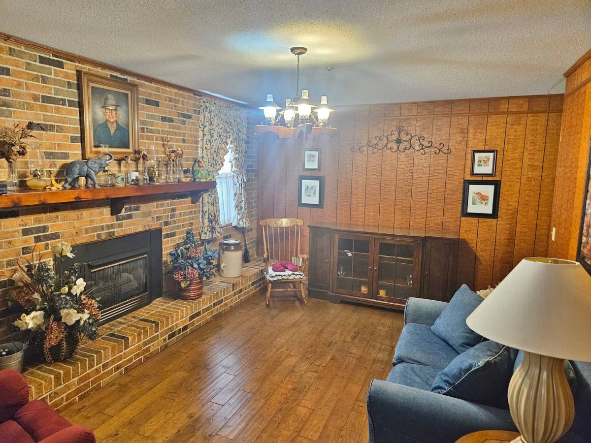 House for rent at 725 Co Rd, Hanceville, AL 35077