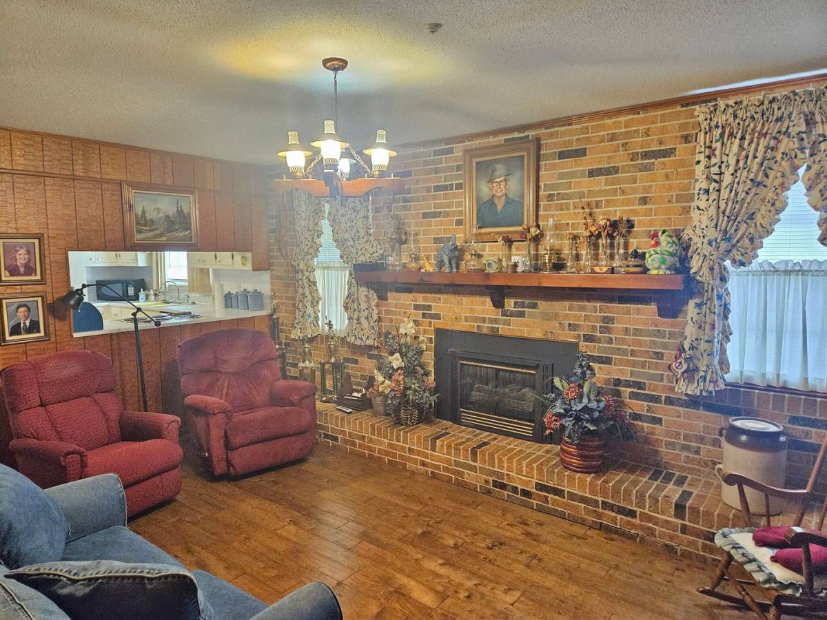 House for rent at 725 Co Rd, Hanceville, AL 35077
