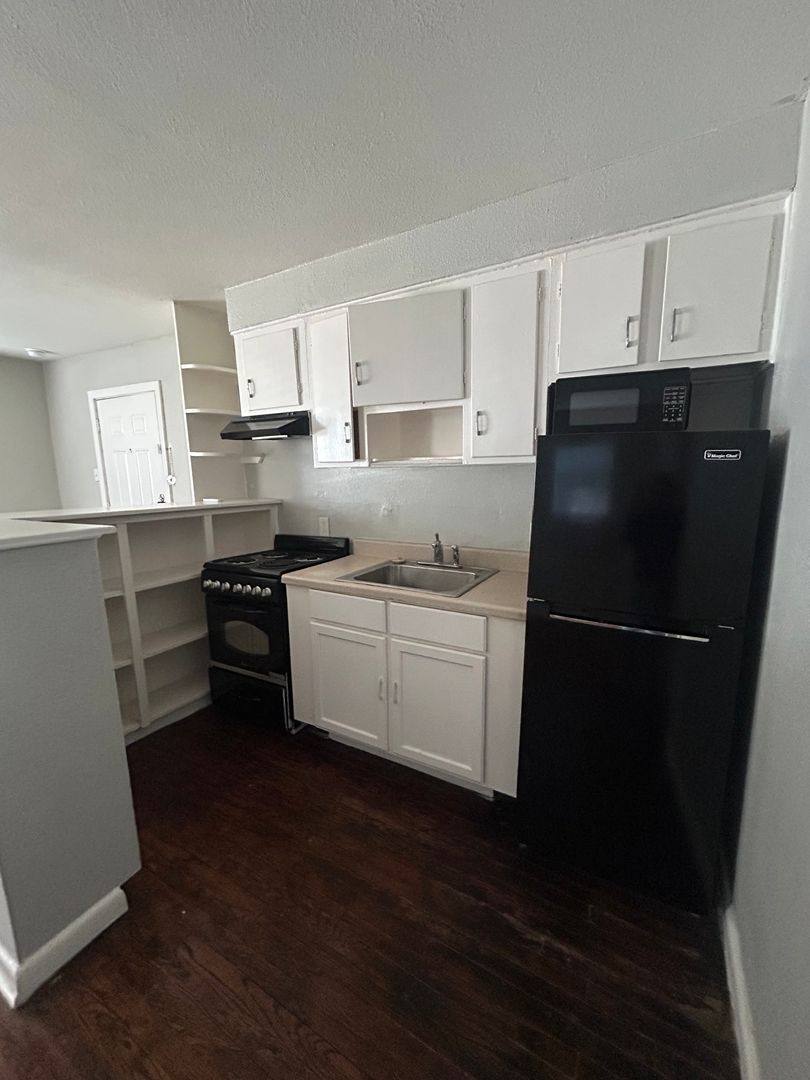 Apartment for rent at 4815 Live Oak St, Dallas, TX 75204