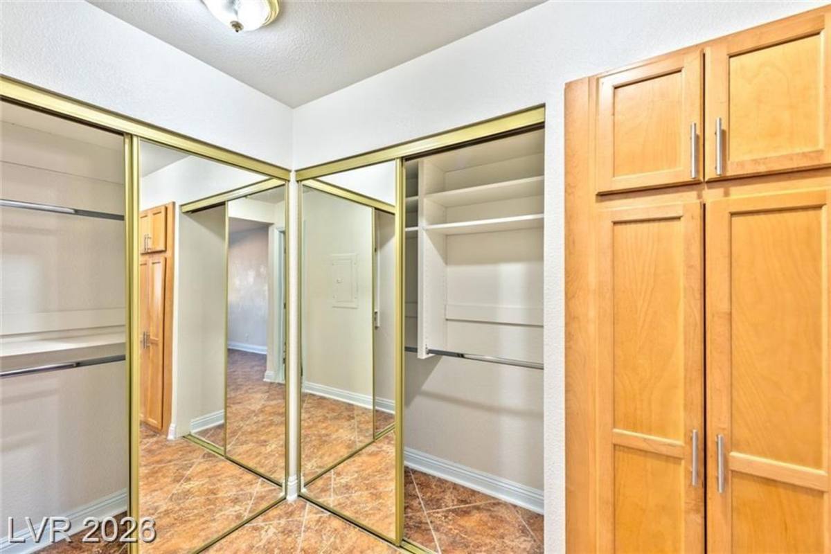 Apartment for rent at 3151 Soaring Gulls, Las Vegas, NV 89128
