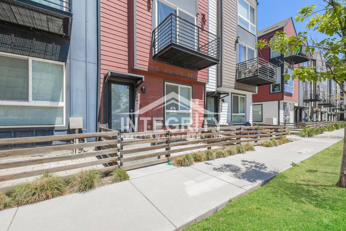Townhouse for rent at 5557 W 10th Ave, Denver, CO 80214
