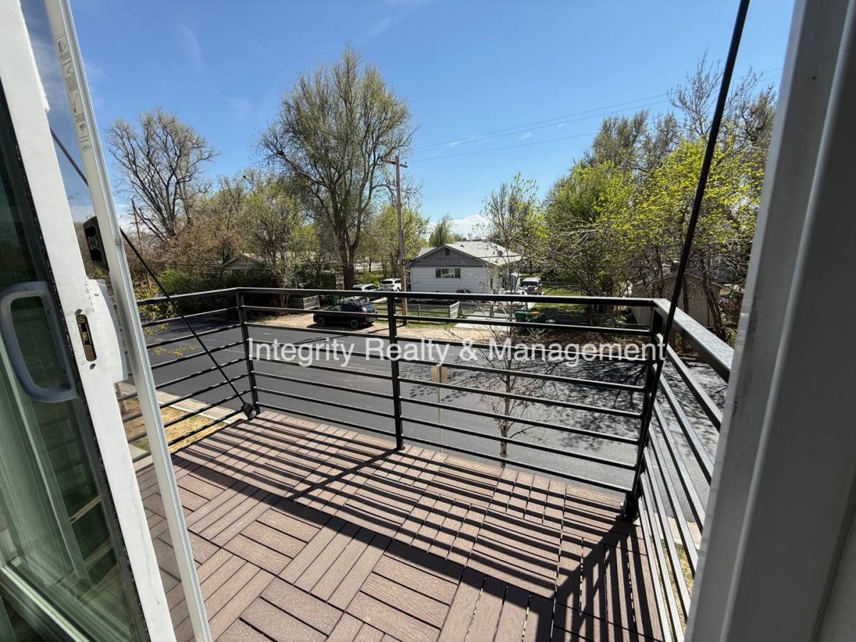 Townhouse for rent at 5557 W 10th Ave, Denver, CO 80214