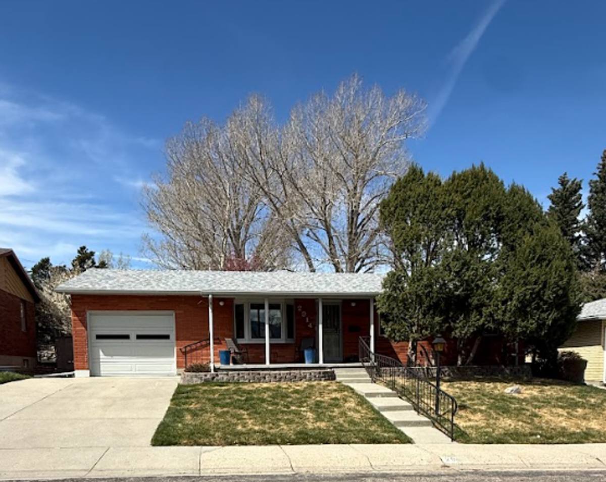 House for rent at 2914 Saratoga Rd, Casper, WY 82604