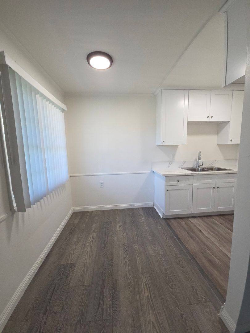 Apartment for rent at 1515 E Broadway, Glendale, CA 91205