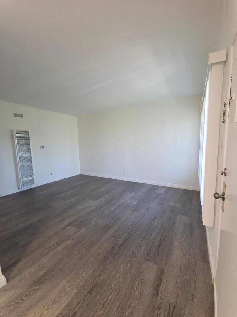 Apartment for rent at 1515 E Broadway, Glendale, CA 91205