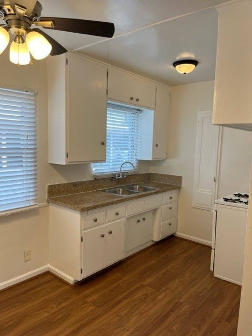 Apartment for rent at 1515 E Broadway, Glendale, CA 91205