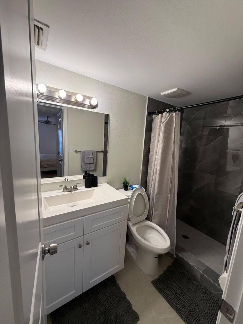Apartment for rent at 8500 13th St N #B, Saint Petersburg, FL 33702