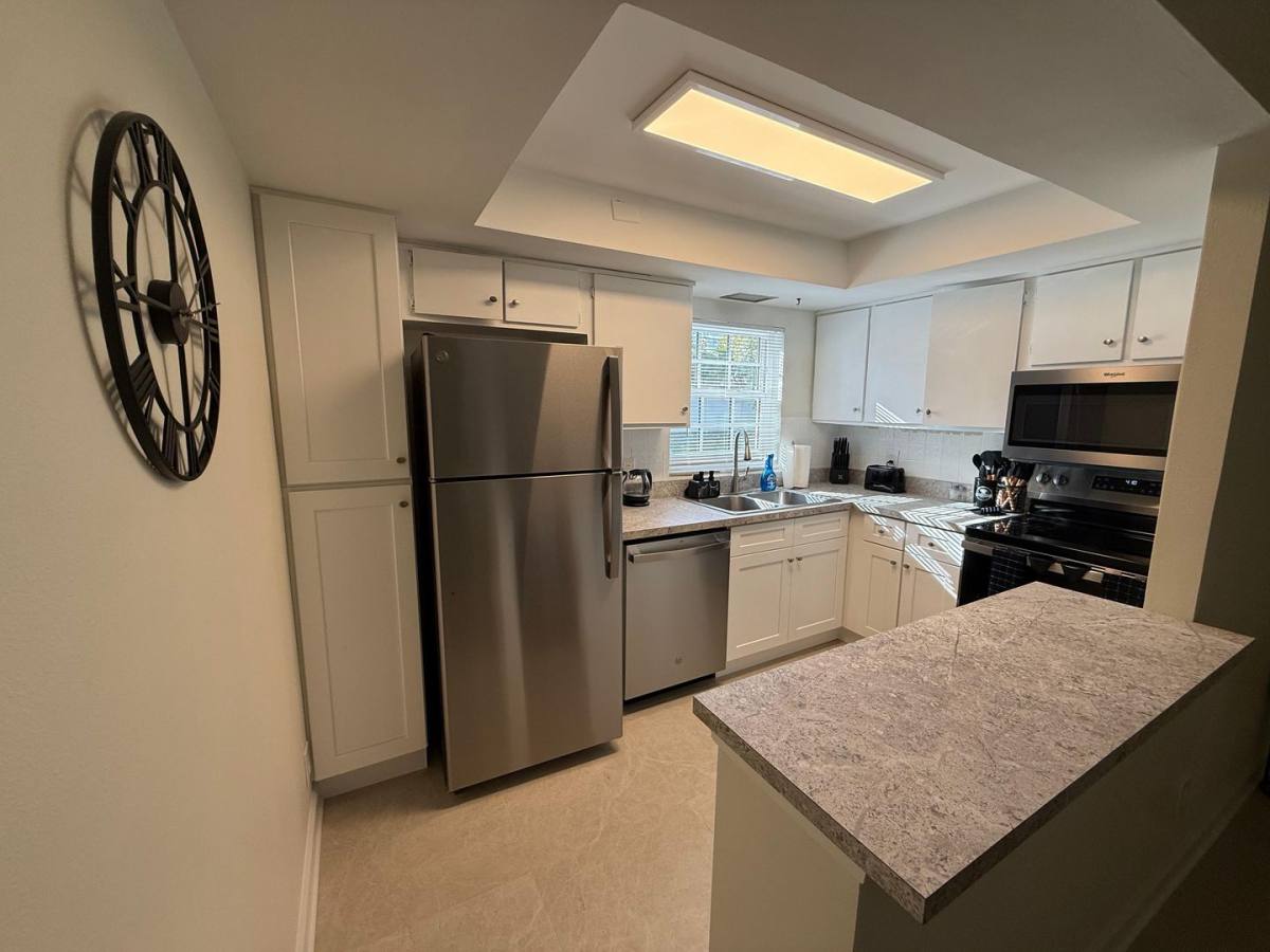 Apartment for rent at 8500 13th St N #B, Saint Petersburg, FL 33702