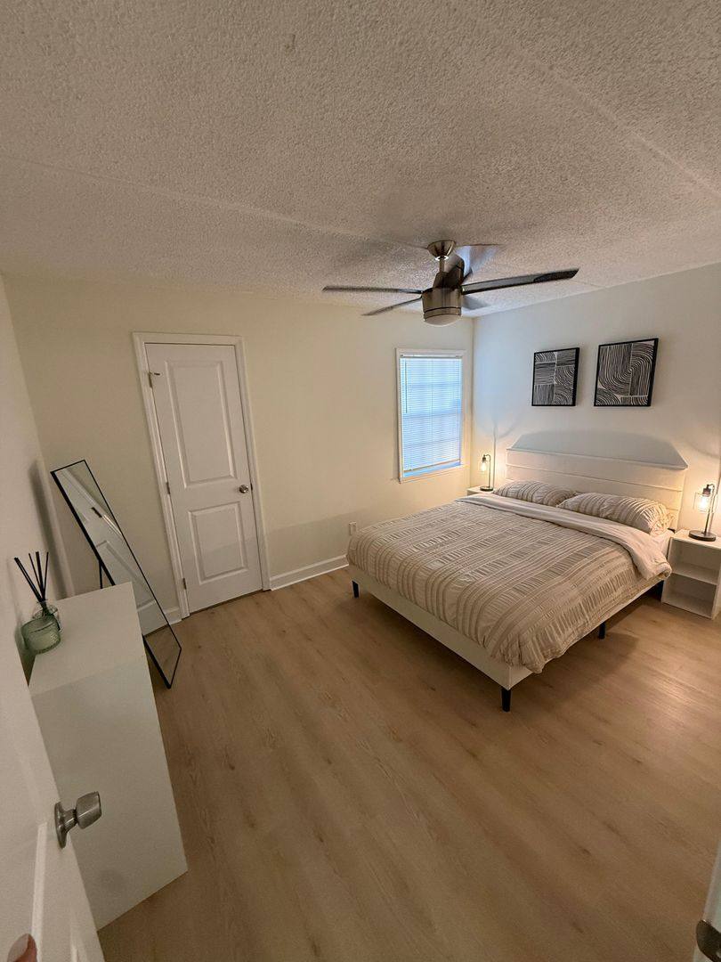 Apartment for rent at 8500 13th St N #B, Saint Petersburg, FL 33702