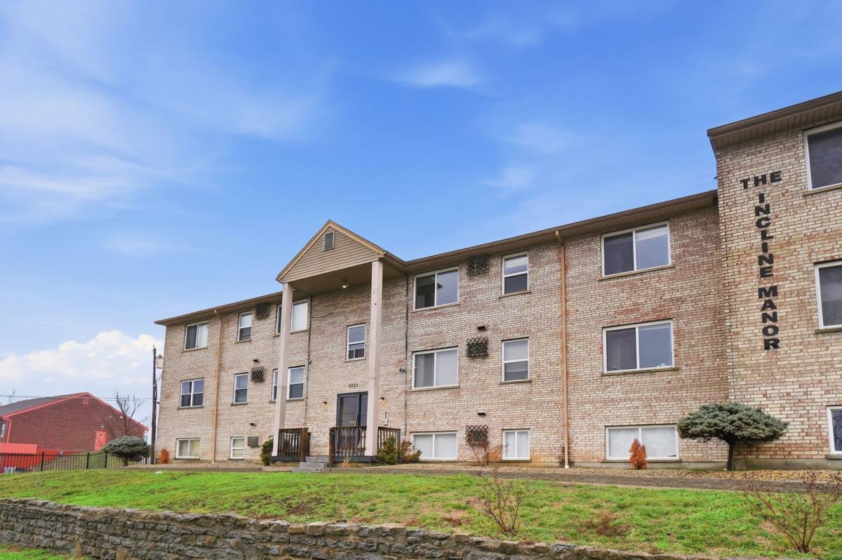 Apartment for rent at 2822 Price Ave, Cincinnati, OH 45204