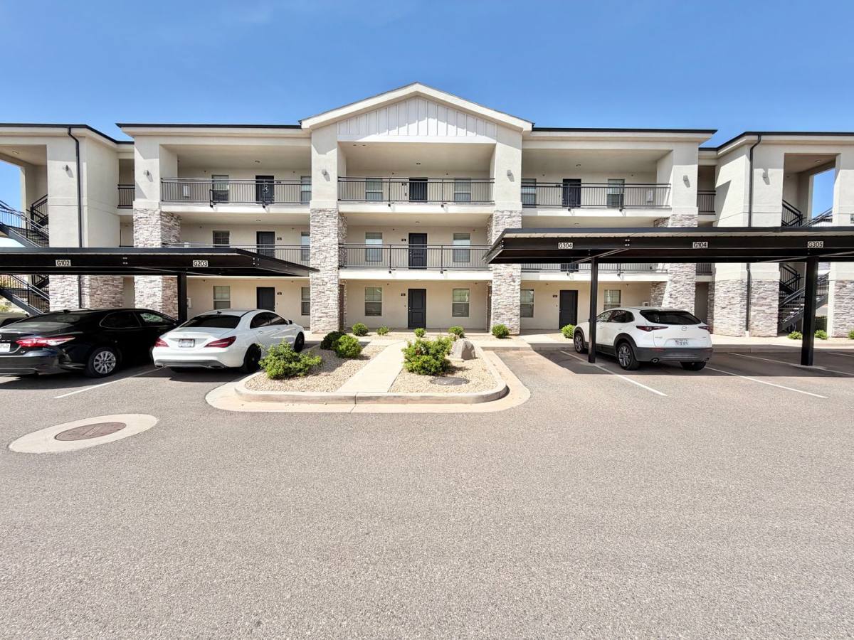 Condo for rent at 6230 W Winding Way G204, Hurricane, UT 84737