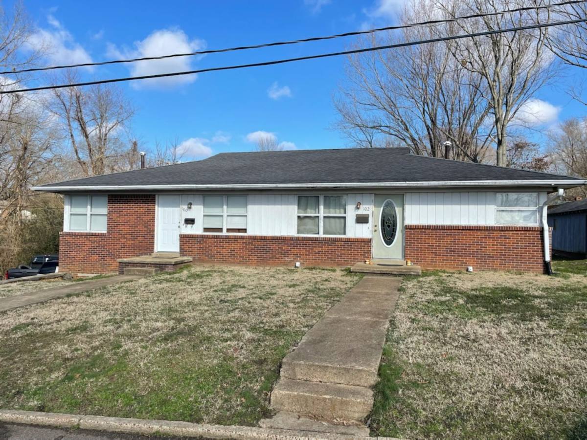 Apartment for rent at 100 Hampton Dr, Martin, TN 38237