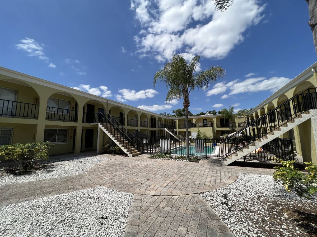 House for rent at 3206 W Azeele St #100, Tampa, FL 33609