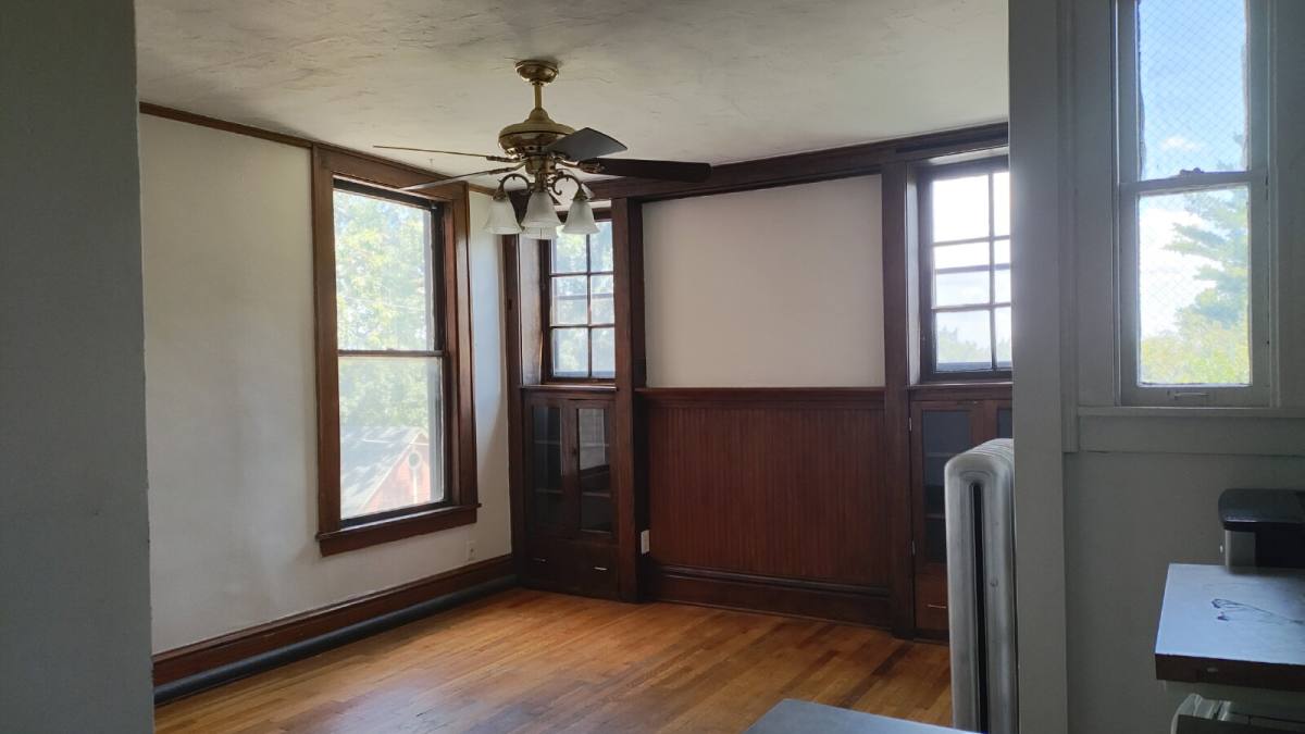 Apartment for rent at 811 16th St #8, Des Moines, IA 50314
