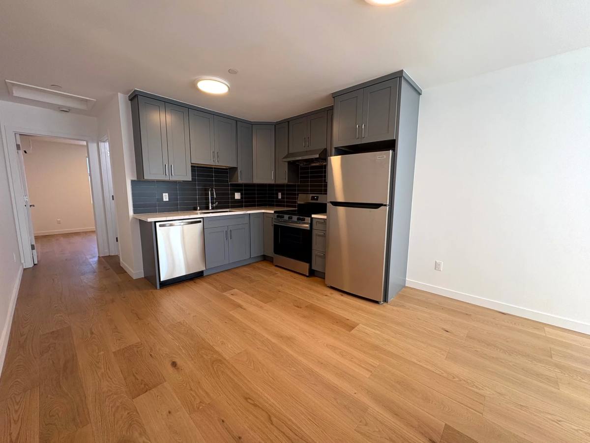 Apartment for rent at 1408 Shafter Ave #1, San Francisco, CA 94124