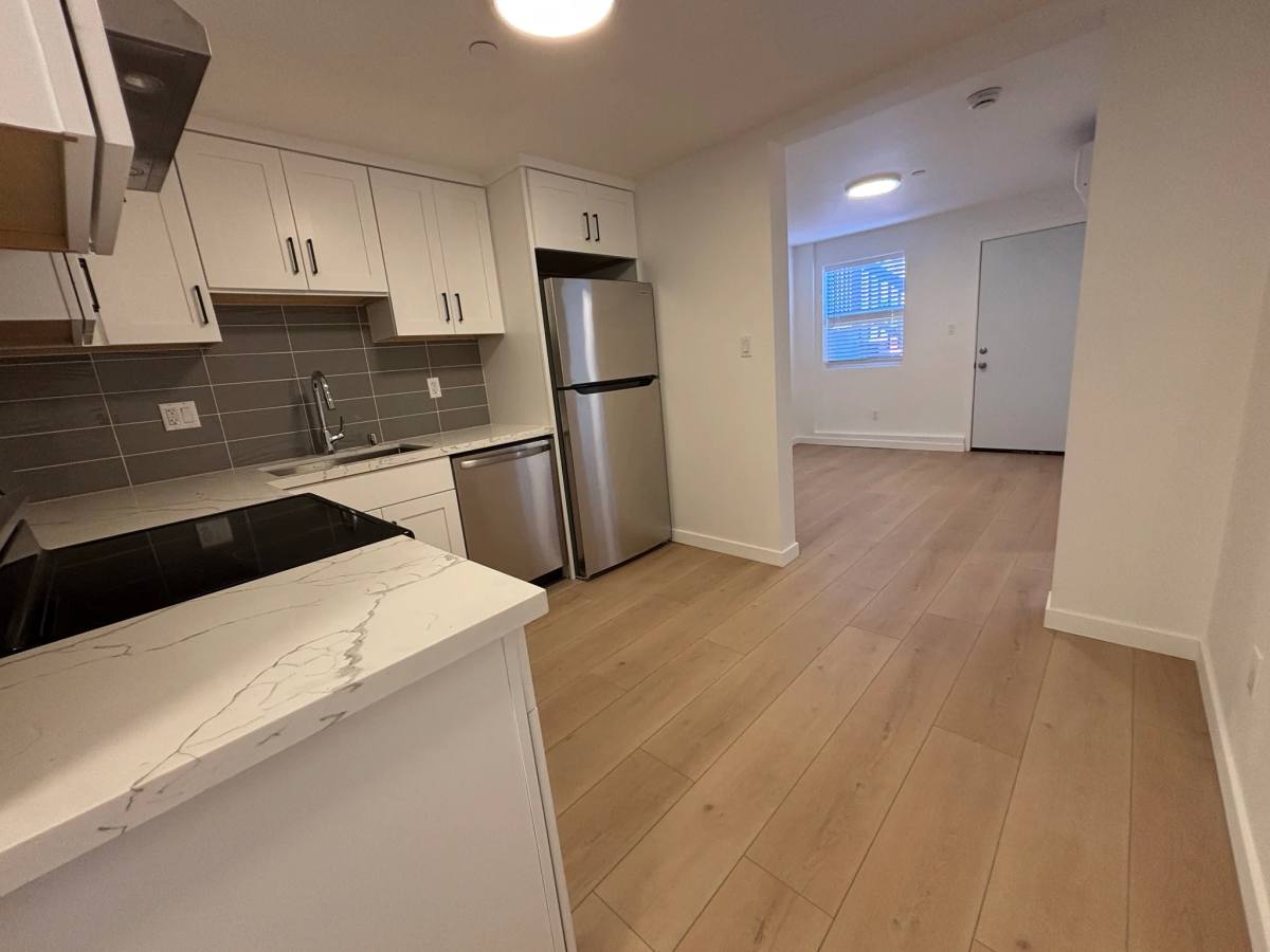 Apartment for rent at 1408 Shafter Ave #1, San Francisco, CA 94124